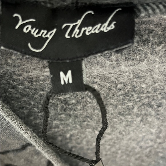 Elegant Gray Women's Cardigan - Picture 2 of 9